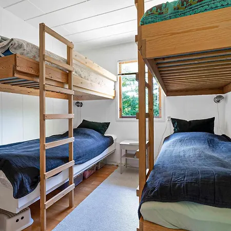 Dom wakacyjny Beautiful Summer House Near Forest And Højby