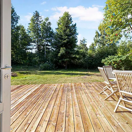 Dom wakacyjny Beautiful Summer House Near Forest And Højby