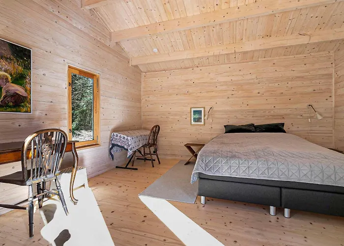 Beautiful Summer House Near Forest And Feriehus *