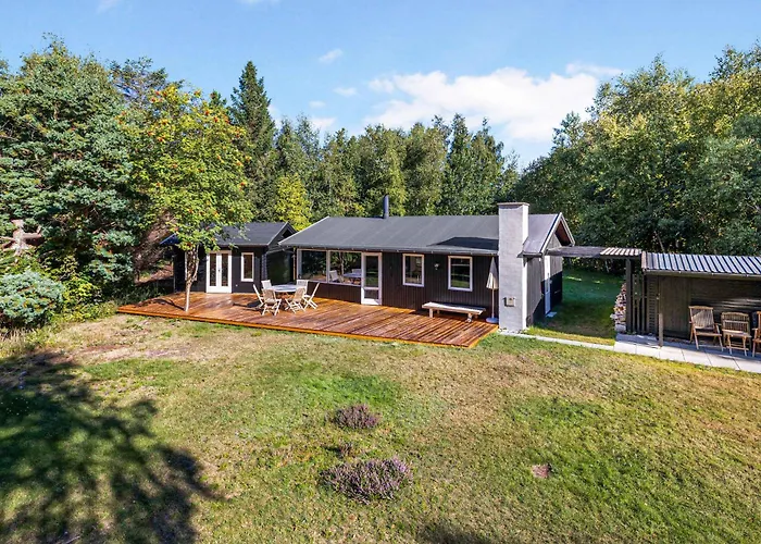 Beautiful Summer House Near Forest And Feriehus *