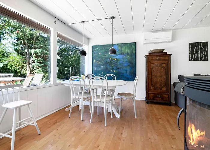 Beautiful Summer House Near Forest And Feriehus Højby