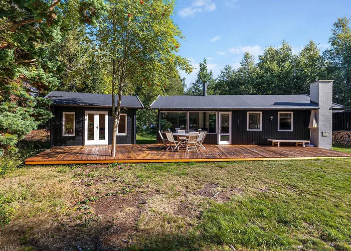 Beautiful Summer House Near Forest And Højby